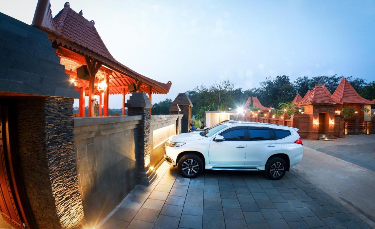 Joglo Jawa Jepara Exterior photo