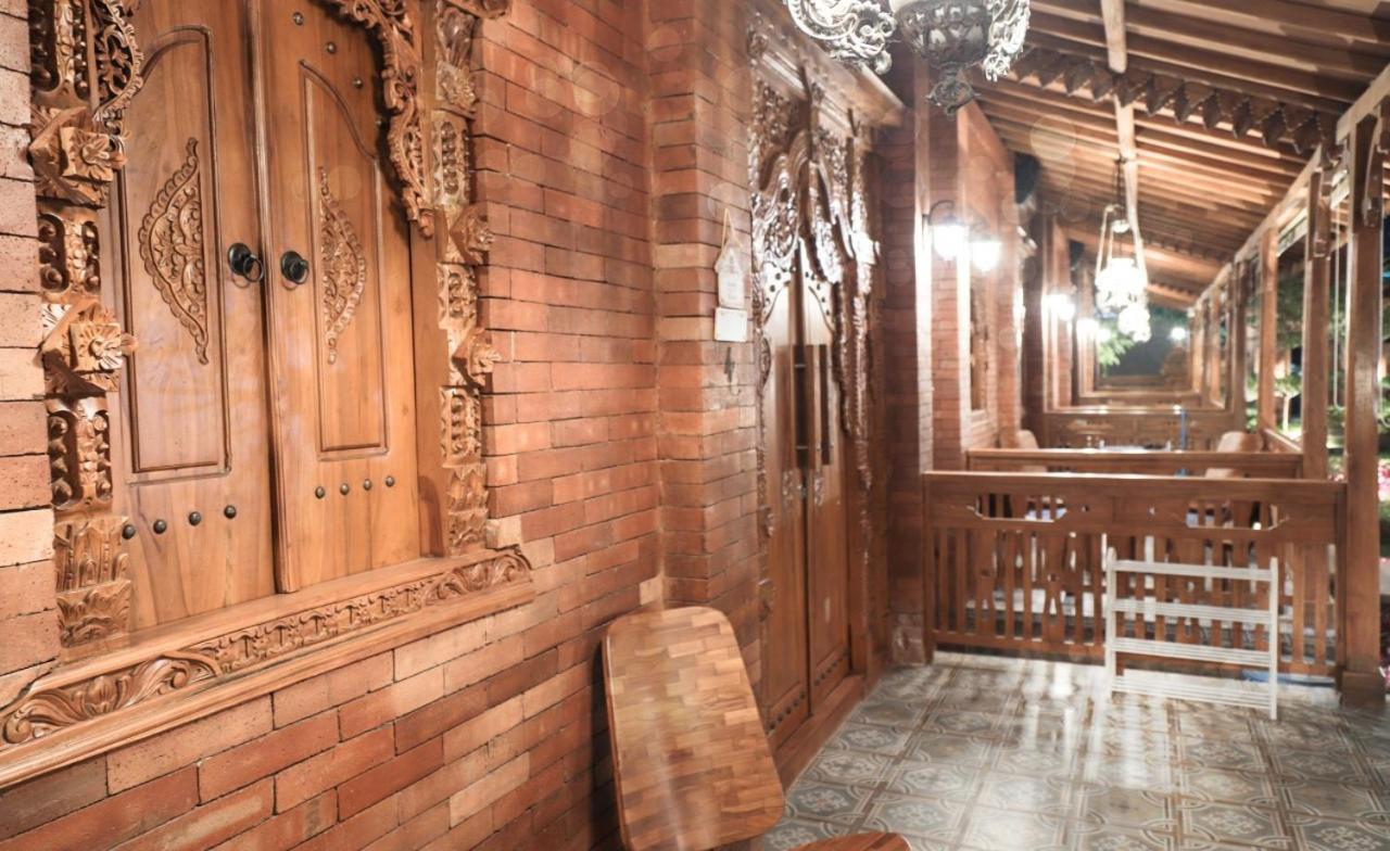 Joglo Jawa Jepara Exterior photo
